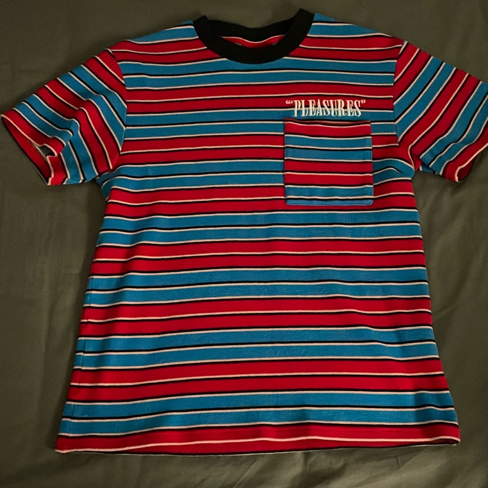 Pleasures chain smokers T shirt